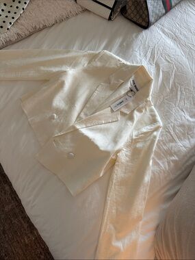 Steve Madden Cropped Blazer Top